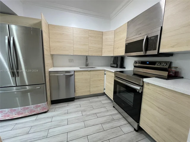 2900 N Course Dr # 106, Pompano Beach FL 33069