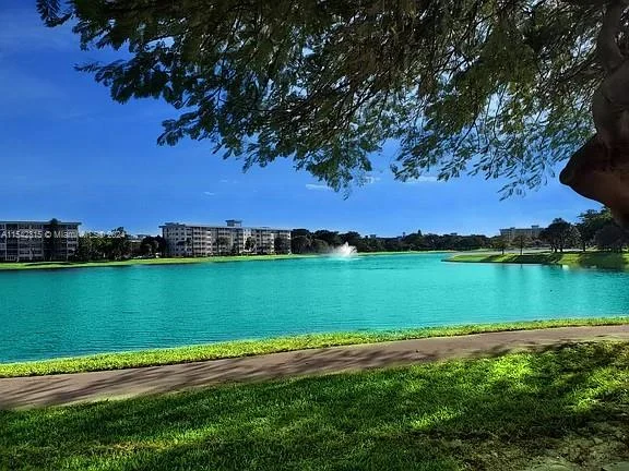 2900 N Course Dr # 106, Pompano Beach FL 33069