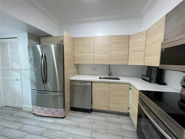 2900 N Course Dr # 106, Pompano Beach FL 33069