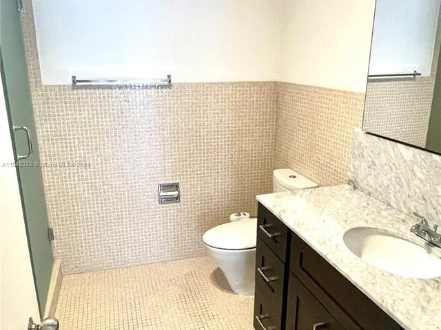 5255 Collins Ave # 7B, Miami Beach FL 33140