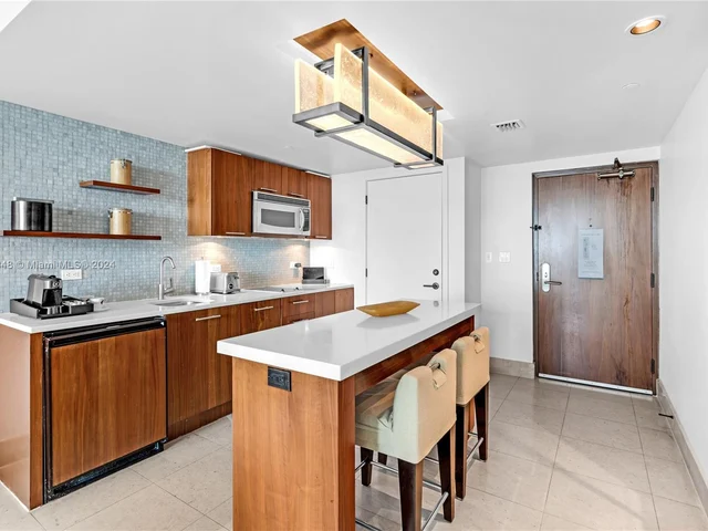 6801 Collins Ave # 608, Miami Beach FL 33141