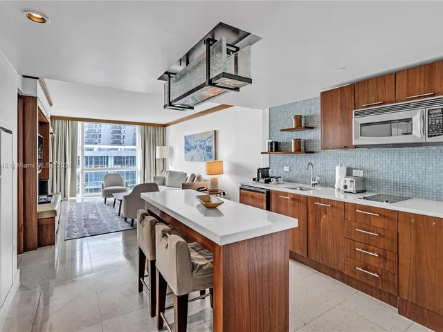 6801 Collins Ave # 608, Miami Beach FL 33141