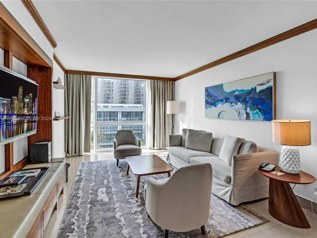 6801 Collins Ave # 608, Miami Beach FL 33141