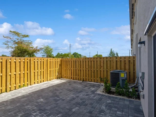 16207 SW 288th Ter, Homestead FL 33033