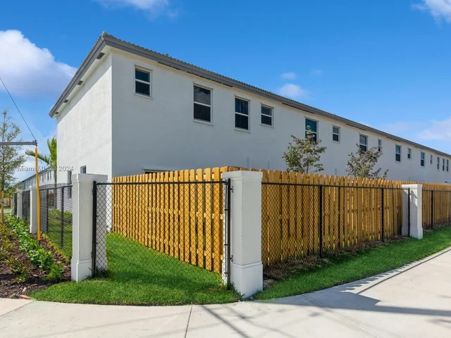 16207 SW 288th Ter, Homestead FL 33033