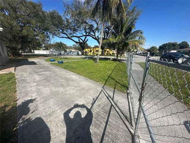 3001 NW 164th Ter, Miami Gardens FL 33054