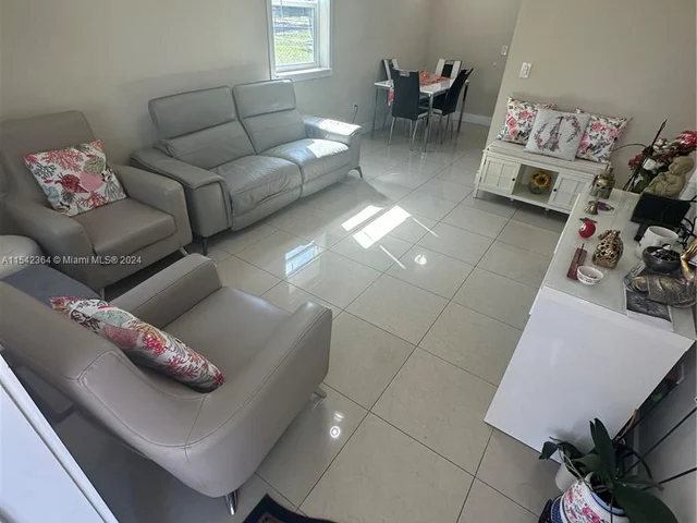 3001 NW 164th Ter, Miami Gardens FL 33054