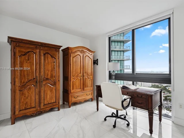 650 NE 32 St # 4501, Miami FL 33137