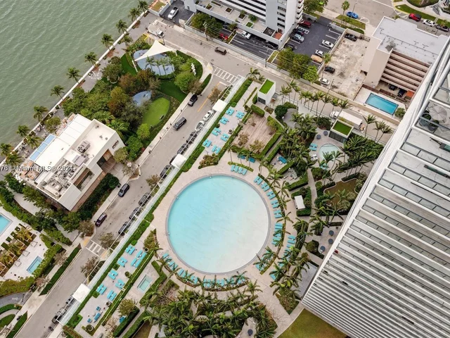 650 NE 32 St # 4501, Miami FL 33137