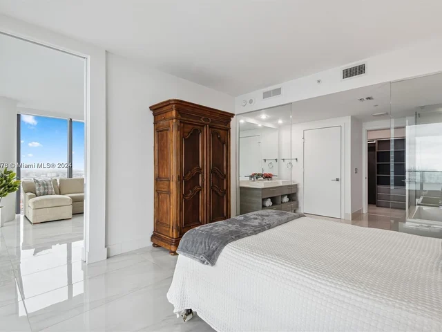 650 NE 32 St # 4501, Miami FL 33137