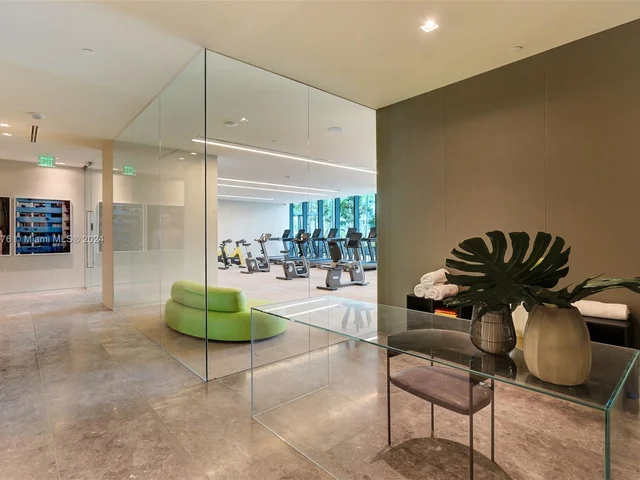 650 NE 32 St # 4501, Miami FL 33137