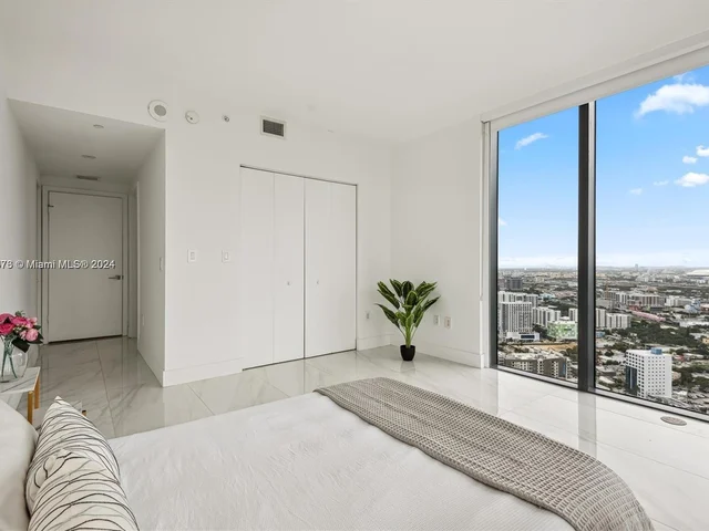 650 NE 32 St # 4501, Miami FL 33137