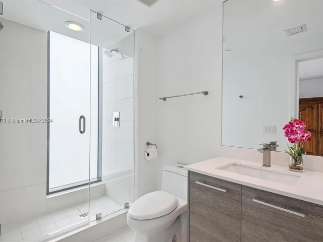 650 NE 32 St # 4501, Miami FL 33137