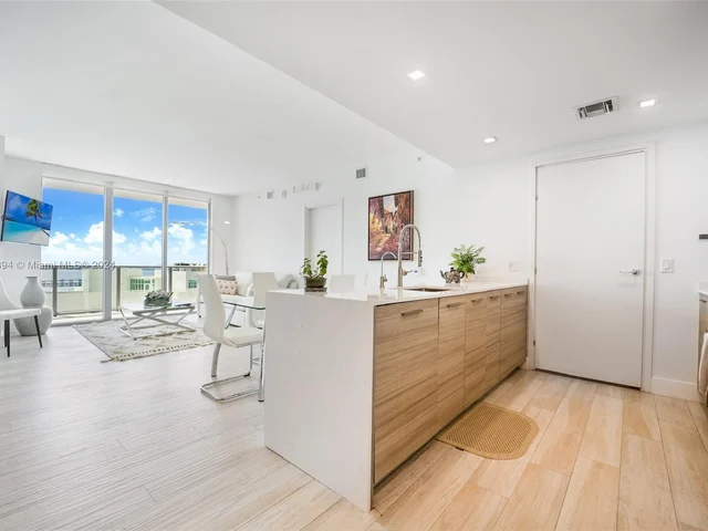 1300 Brickell Bay Dr # 3004, Miami FL 33131