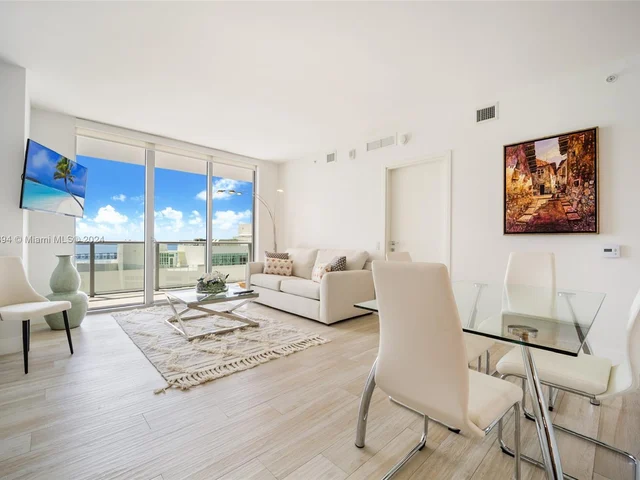 1300 Brickell Bay Dr # 3004, Miami FL 33131