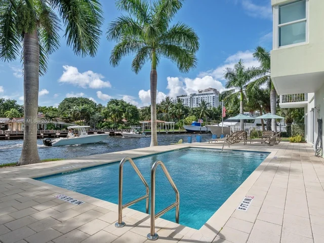 800 SE 4th St # 302, Fort Lauderdale FL 33301
