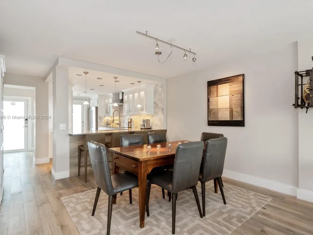 800 SE 4th St # 302, Fort Lauderdale FL 33301