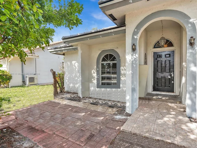 2111 NW 76th Ave, Margate FL 33063