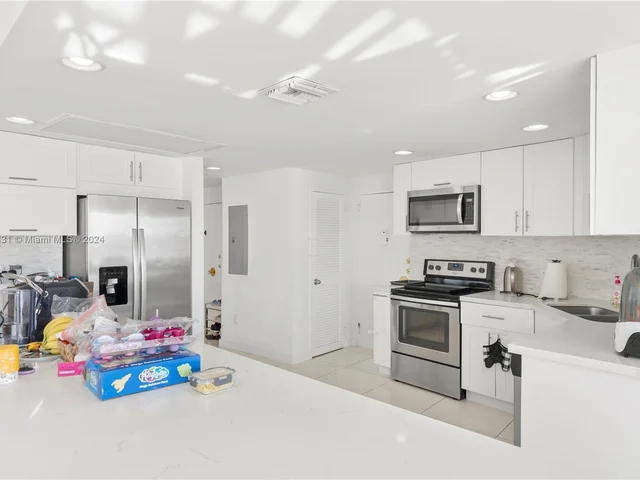 5255 Collins Ave # 3D, Miami Beach FL 33140