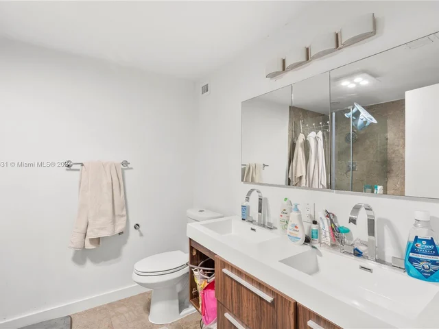 5255 Collins Ave # 3D, Miami Beach FL 33140