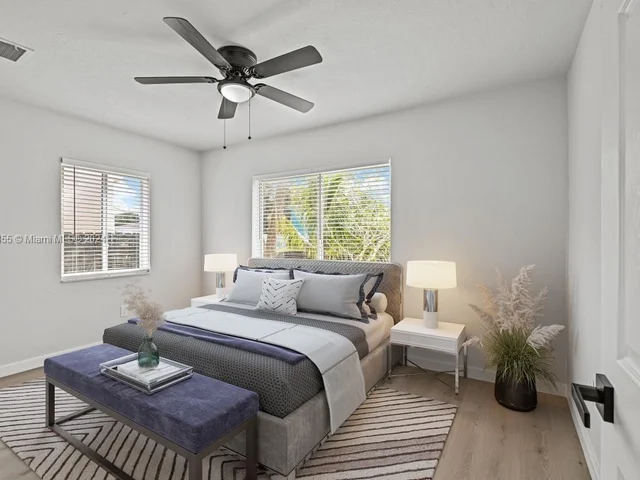 717 SW 7th Ter, Hallandale Beach FL 33009