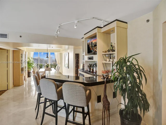 7000 Island Blvd # 2002, Aventura FL 33160