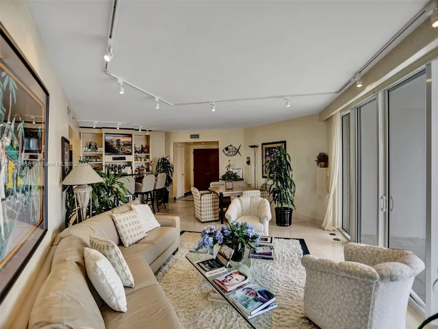 7000 Island Blvd # 2002, Aventura FL 33160