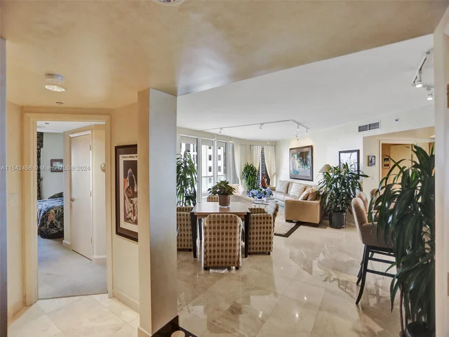 7000 Island Blvd # 2002, Aventura FL 33160