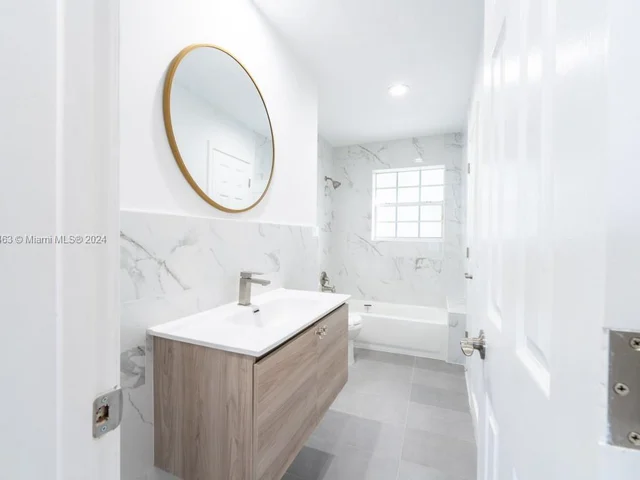 6220 NE 21st Rd, Fort Lauderdale FL 33308