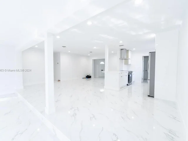 6220 NE 21st Rd, Fort Lauderdale FL 33308