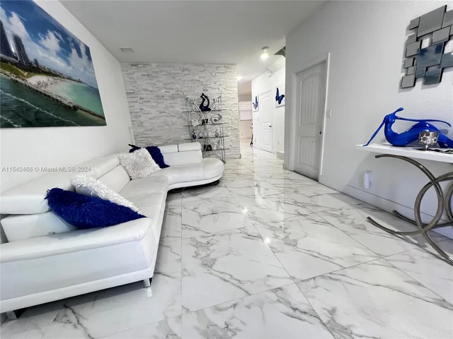 748 NE 34th Ave # 748, Homestead FL 33033