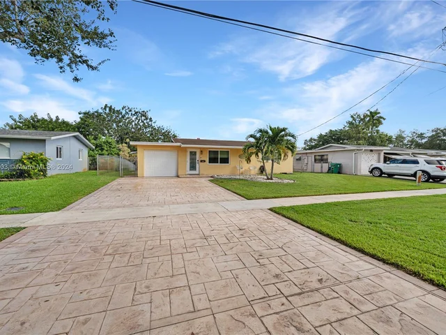 9417 SW 52nd St, Cooper City FL 33328
