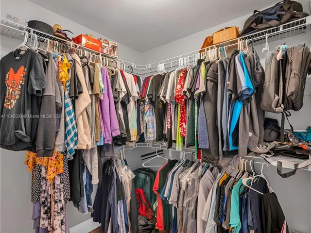 9417 SW 52nd St, Cooper City FL 33328