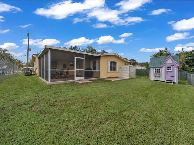 9417 SW 52nd St, Cooper City FL 33328