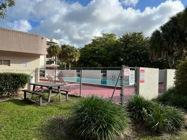 2701 Riverside Dr # B, Coral Springs FL 33065