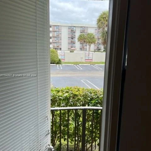 2701 Riverside Dr # B, Coral Springs FL 33065