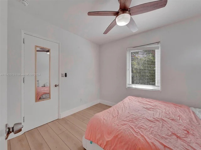 900 Tyler St, Hollywood FL 33019