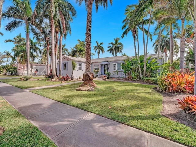 900 Tyler St, Hollywood FL 33019