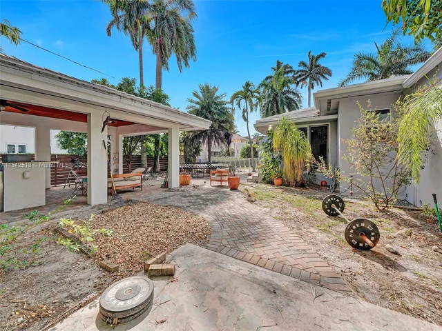 900 Tyler St, Hollywood FL 33019