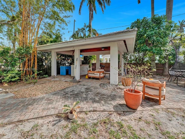 900 Tyler St, Hollywood FL 33019