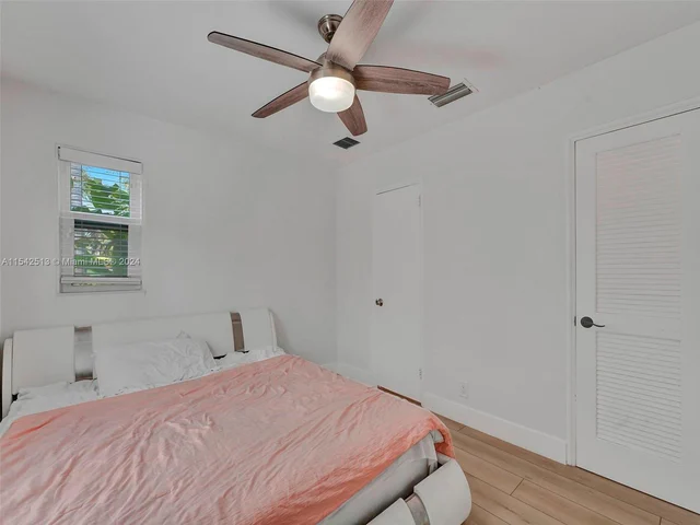 900 Tyler St, Hollywood FL 33019