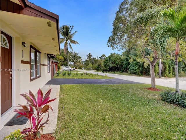 5501 NW 76th PL., Pompano Beach FL 33073