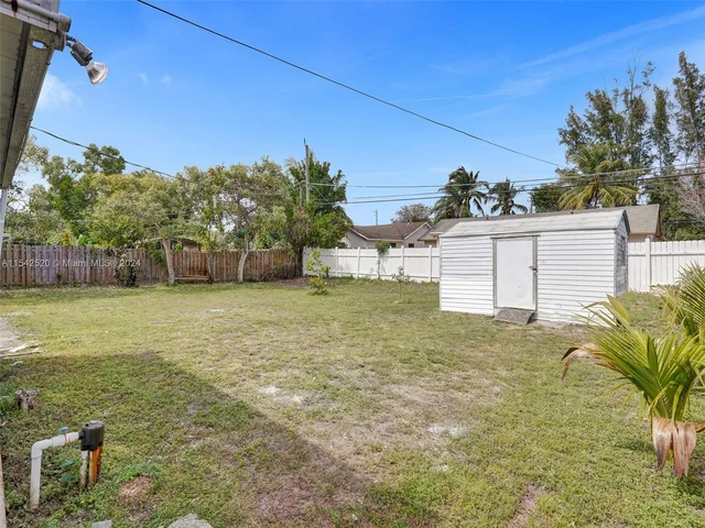 5501 NW 76th PL., Pompano Beach FL 33073