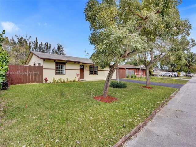 5501 NW 76th PL., Pompano Beach FL 33073