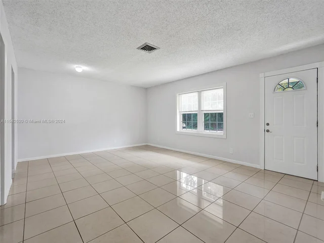 5501 NW 76th PL., Pompano Beach FL 33073