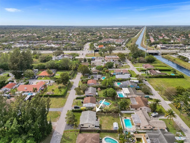 5501 NW 76th PL., Pompano Beach FL 33073