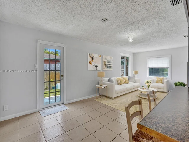 5501 NW 76th PL., Pompano Beach FL 33073