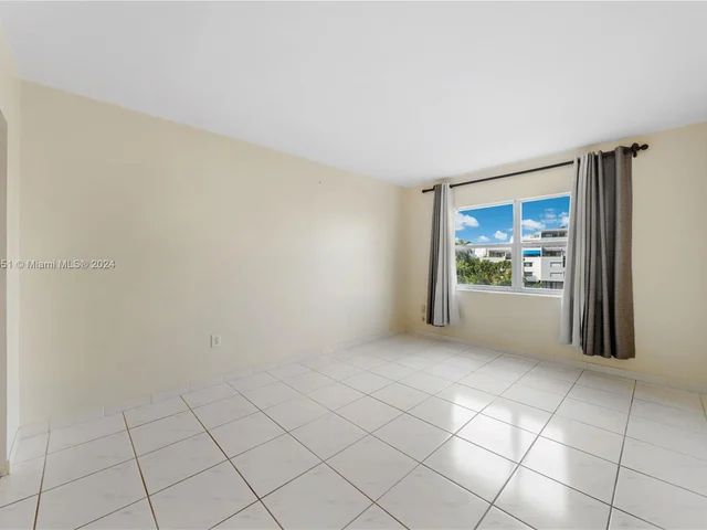 400 Kings Point Dr # 327, Sunny Isles Beach FL 33160