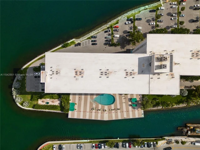 400 Kings Point Dr # 327, Sunny Isles Beach FL 33160