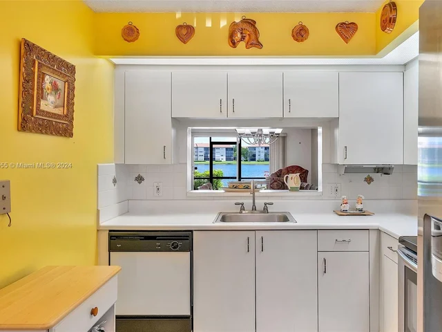 601 SW 141st Ave # 106P, Pembroke Pines FL 33027